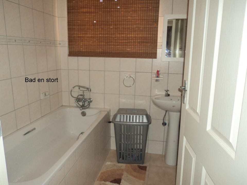 Shower, Toilet, Bath