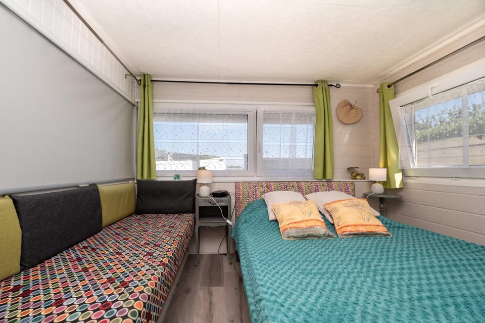 Property building, Living room, Bedroom