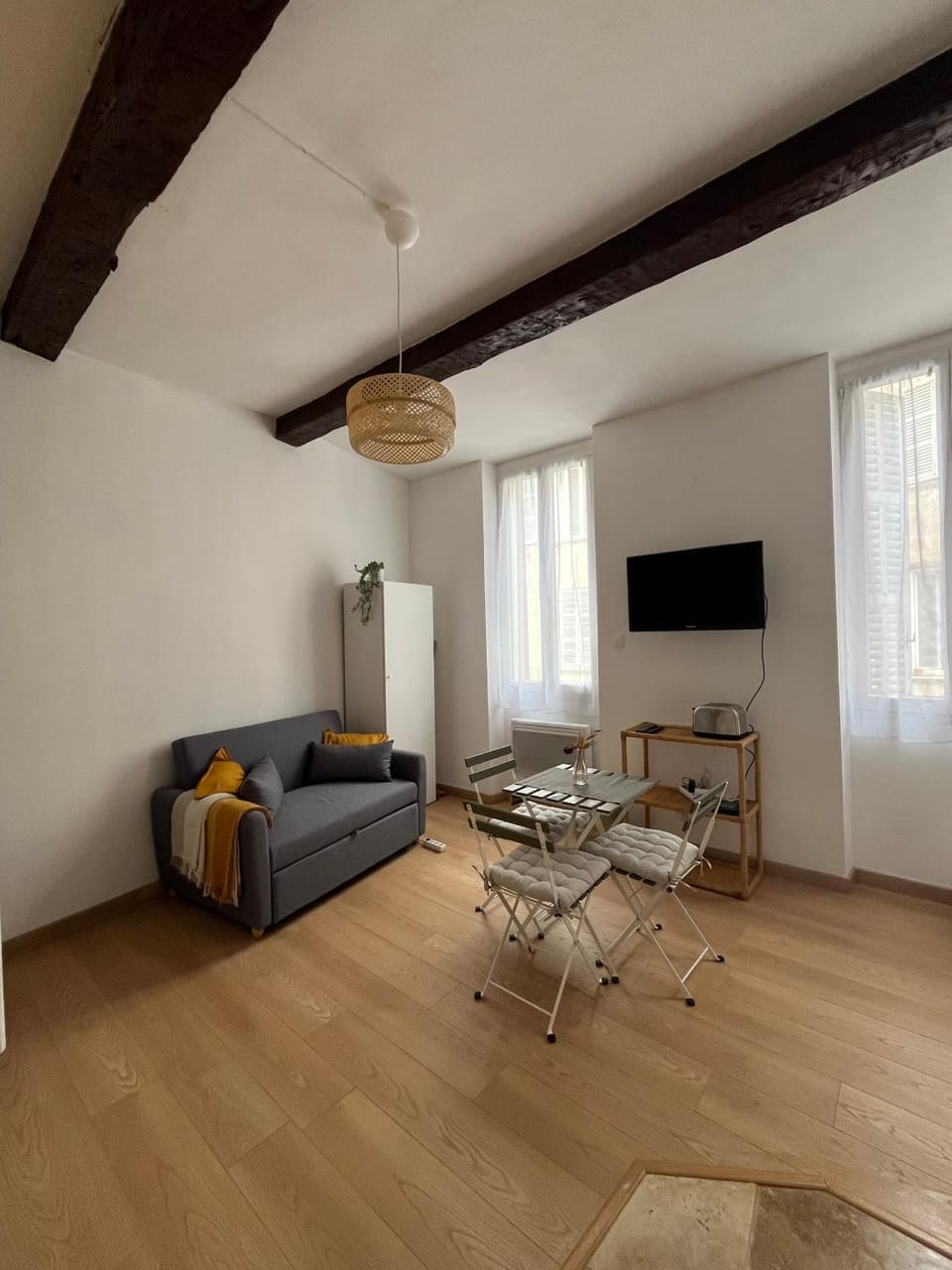 Communal lounge/ TV room, TV and multimedia, Living room, Seating area, Dining area, Evening entertainment