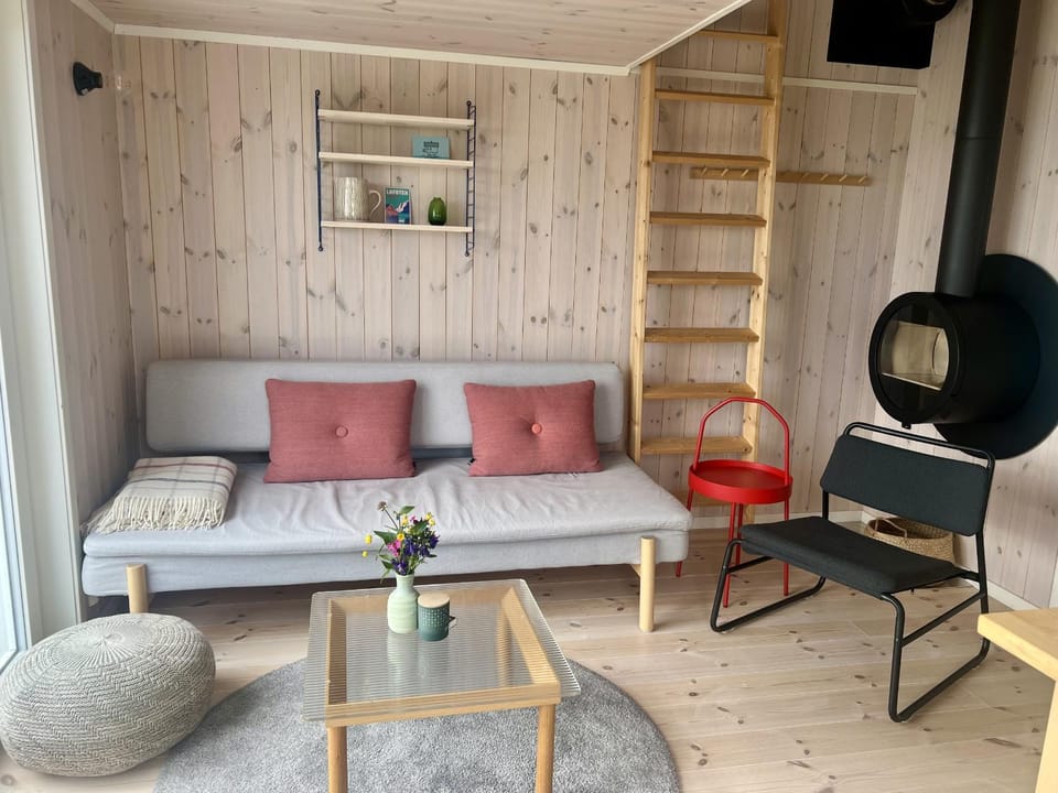 Living room, Seating area, fireplace