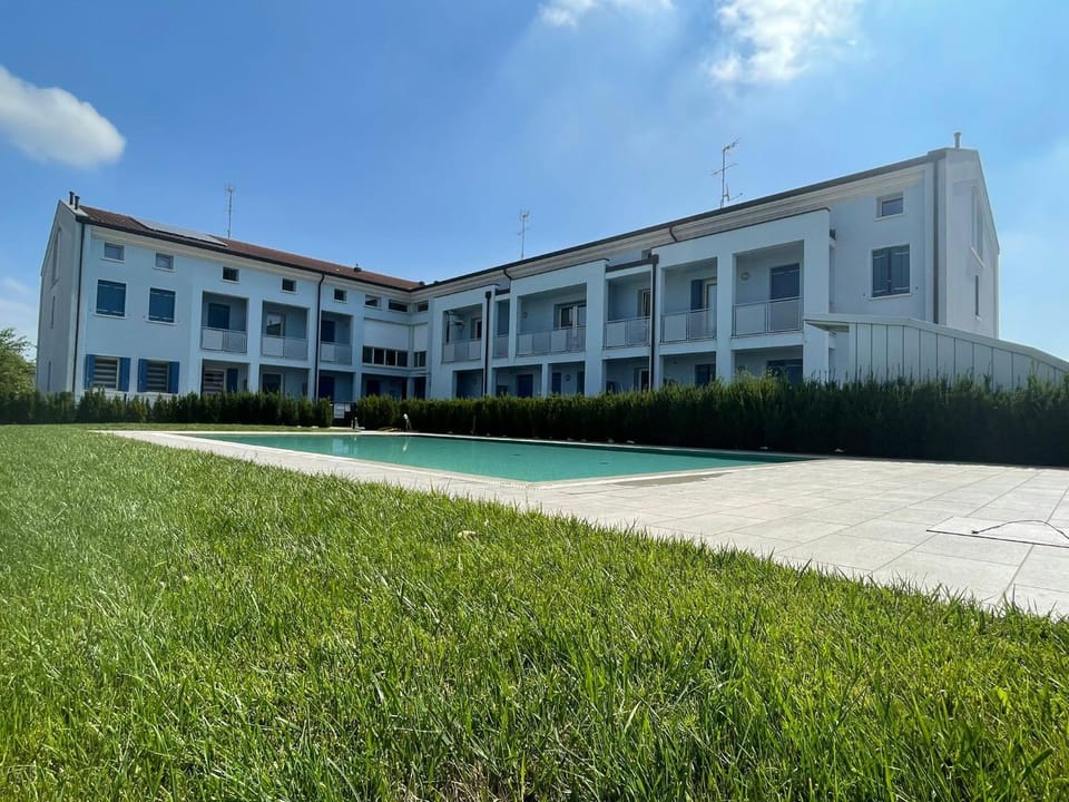Property building, Garden, Garden view, Pool view, Swimming pool
