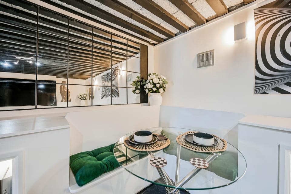 Converted Cinema room into studio apartment Apartment in Harrow