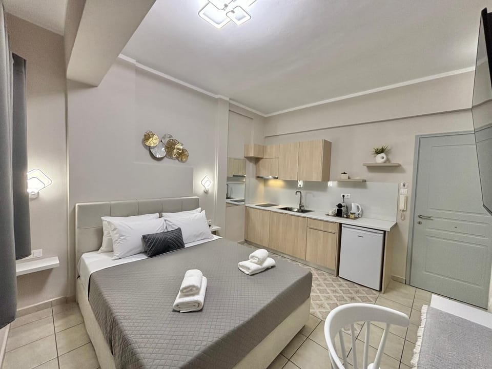 Kitchen or kitchenette, Photo of the whole room, Bedroom, stove