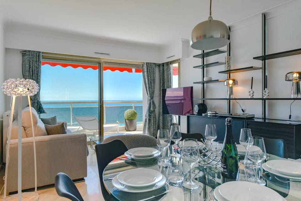 2-Br sea view private parking walk to beaches Apartment in Cannes