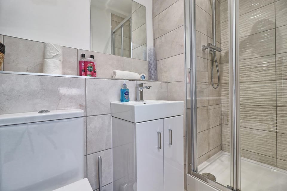 Chelmsford City Centre Modern Duplex With Parking, Wi-Fi & Netflix Apartment in Chelmsford