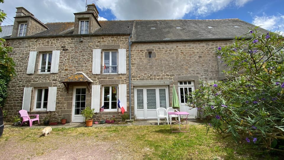 Entre Roches et Marées Bed and Breakfast in Normandy