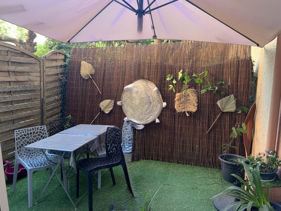 Soleil Bleu, T2, 53 m2 - 15min à pied des plages Apartment in French Riviera