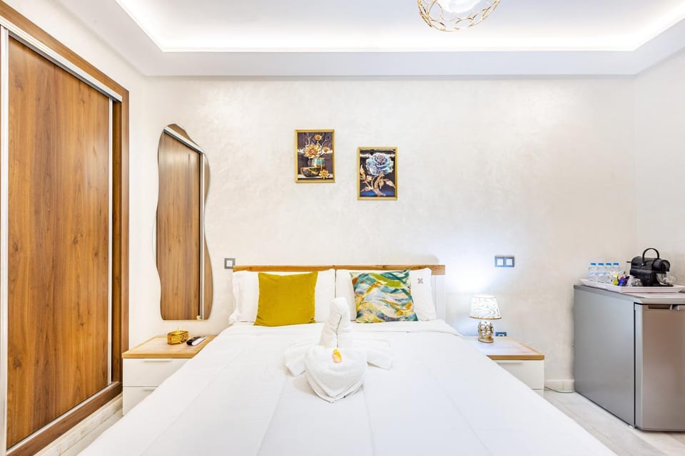 Bed, Photo of the whole room, Bedroom, towels, wardrobe