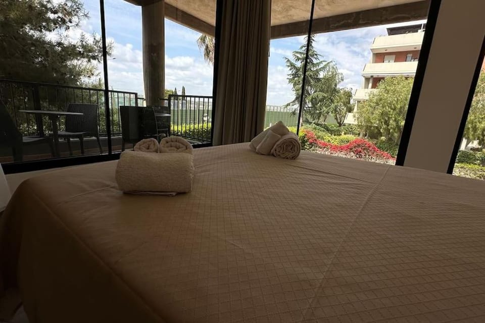 Bed, Day, View (from property/room), Balcony/Terrace, Photo of the whole room, Bedroom