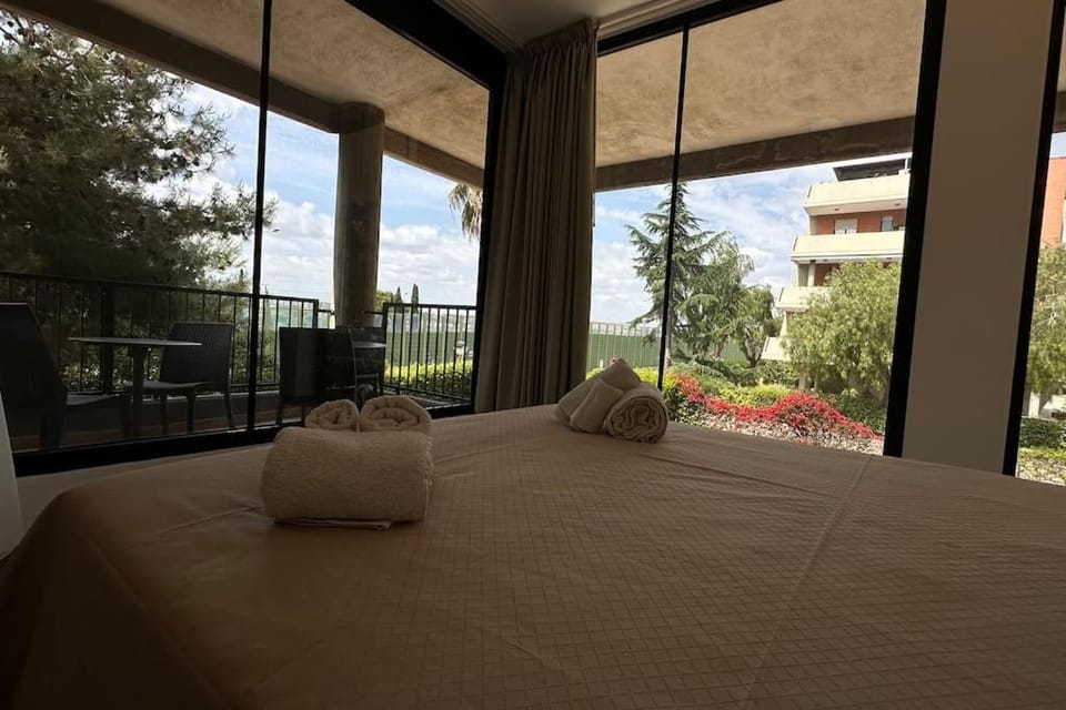 Bed, Day, View (from property/room), Balcony/Terrace, Photo of the whole room, Bedroom