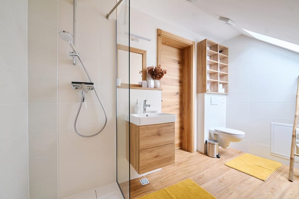 Shower, Toilet, Bathroom