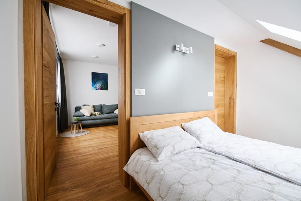 Bed, Photo of the whole room, Decorative detail, Bedroom