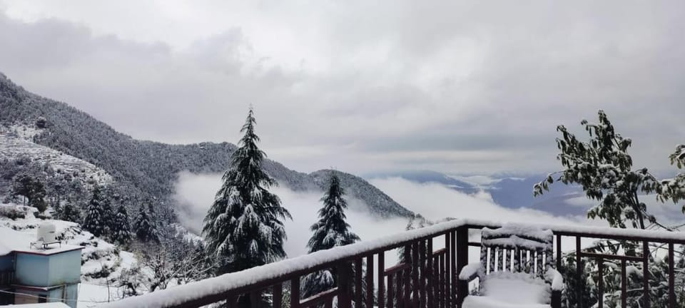 COZY HEAVEN HOME STAY DALHOUSIE-Near Fortune Park ITC Karelanu Vacation rental in Himachal Pradesh
