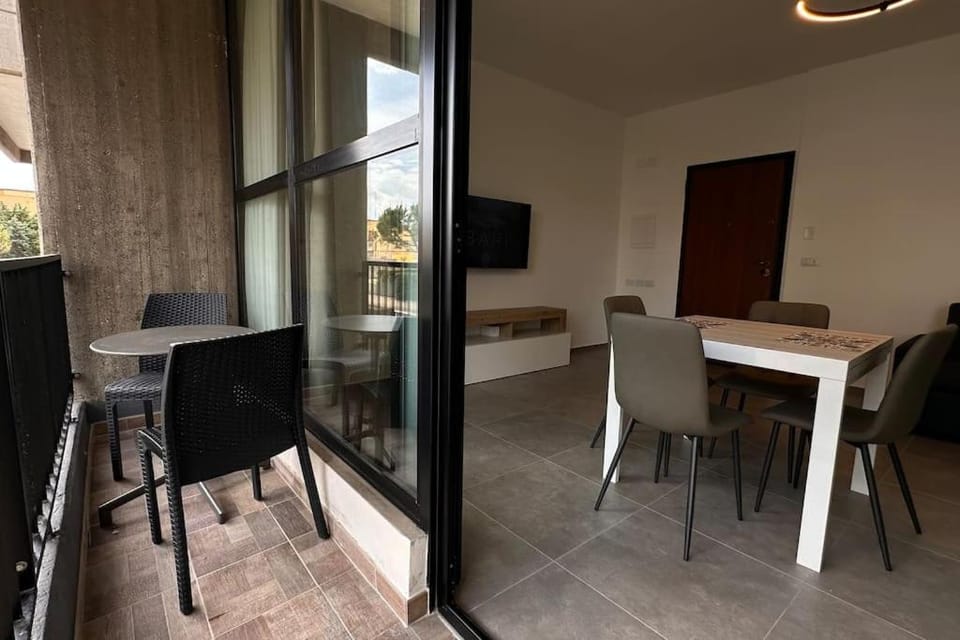 Living room, Seating area, Dining area, Evening entertainment