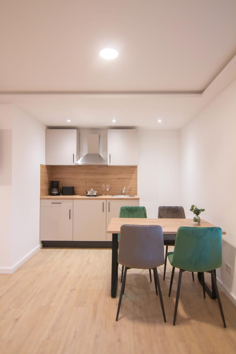 Kitchen or kitchenette, Dining area, kitchen