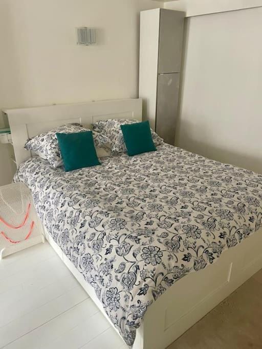 Luxury Design apartment Place des Vosges Apartment in Paris