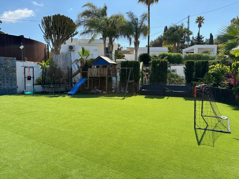 Children play ground, Garden, Fitness centre/facilities