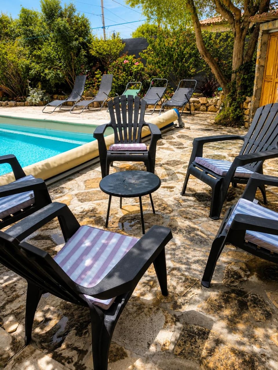chambres d'hôtes en rez de villa piscine climatisation plage à pieds Bed and Breakfast in Antibes