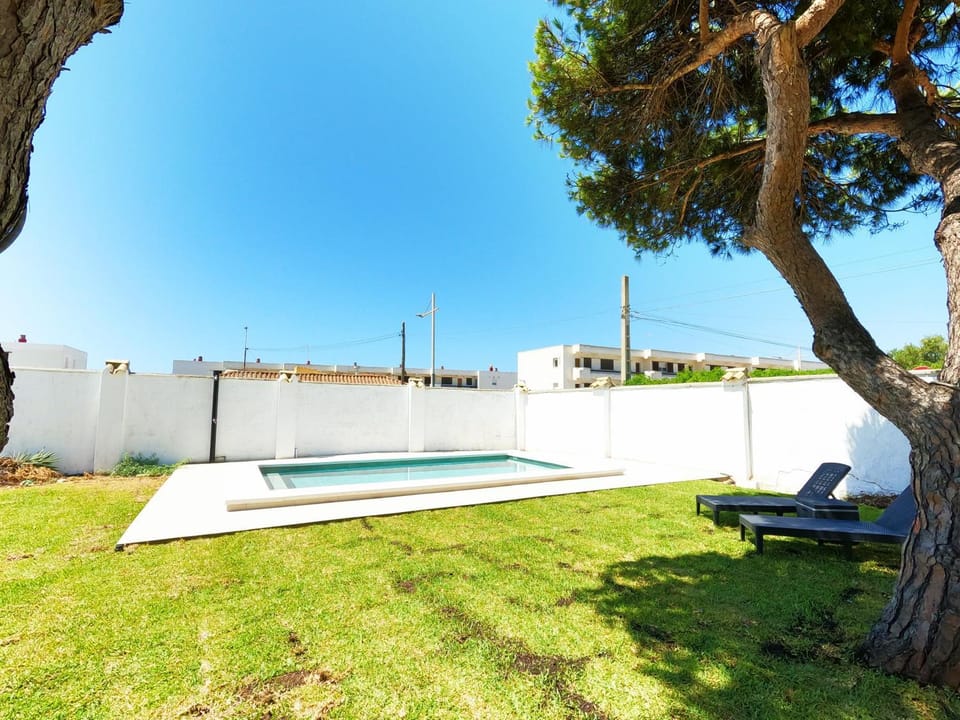 Sunny ocean view house walking distance from beach House in La Janda