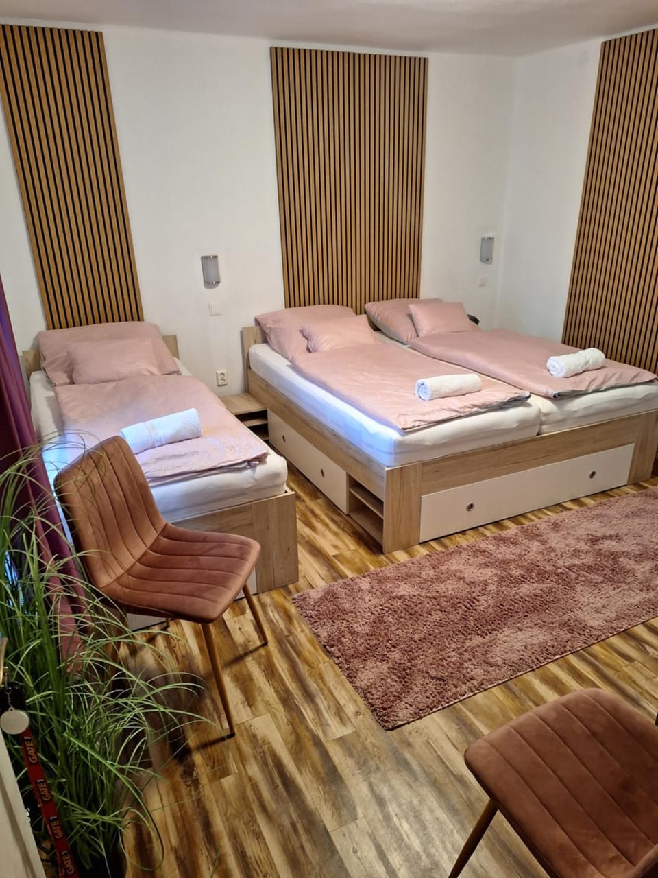 Photo of the whole room, Bedroom