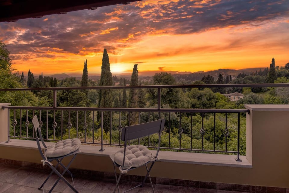 Patio, Natural landscape, View (from property/room), Balcony/Terrace, Mountain view, Sunset
