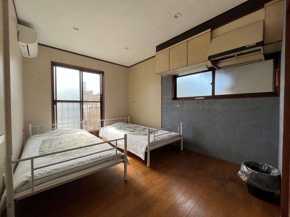 Bed, Bedroom, air conditioner