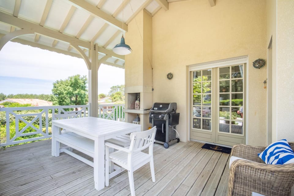 Patio, BBQ facilities, View (from property/room), Balcony/Terrace, Dining area, Garden view
