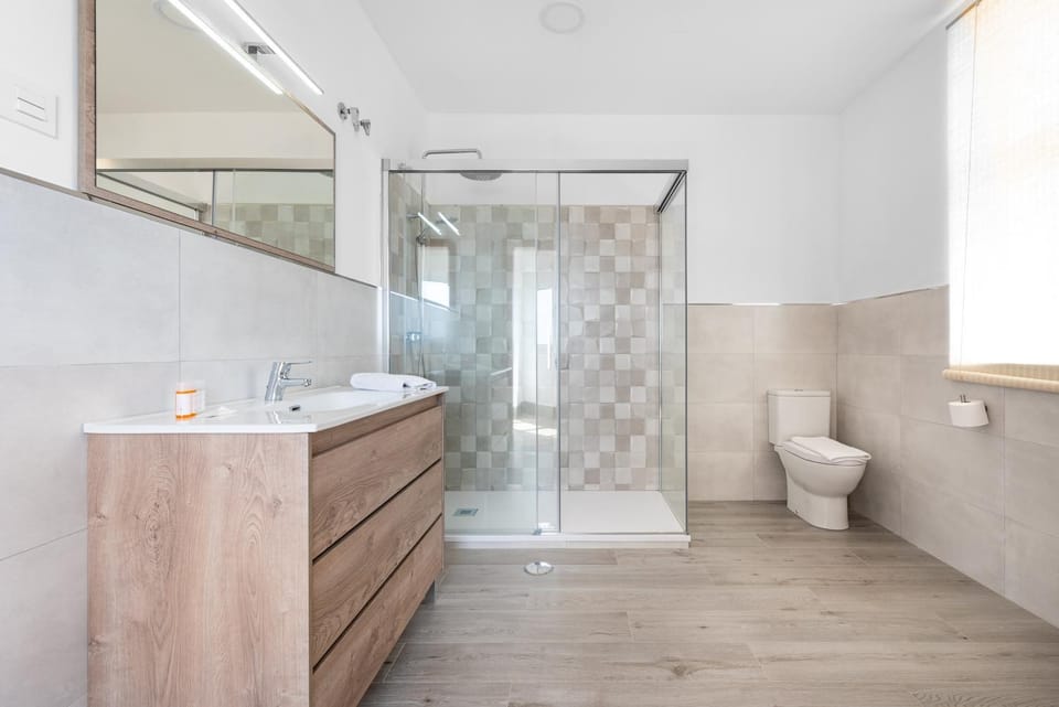 Shower, Bathroom, towels