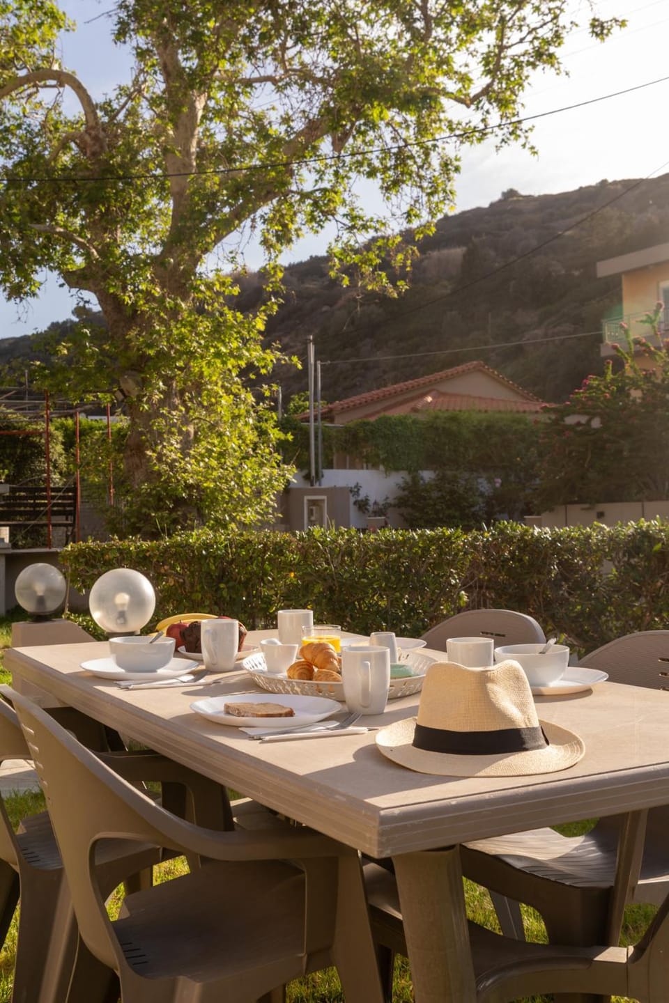 Dining area, Mountain view