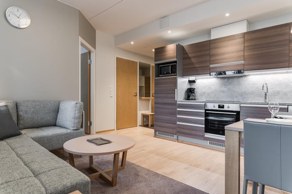 Kitchen or kitchenette, Living room, Seating area, Dining area