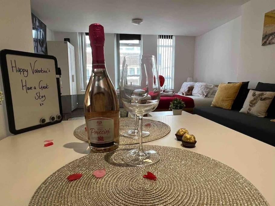 Luxury Studio Apartment Apartment in Luton