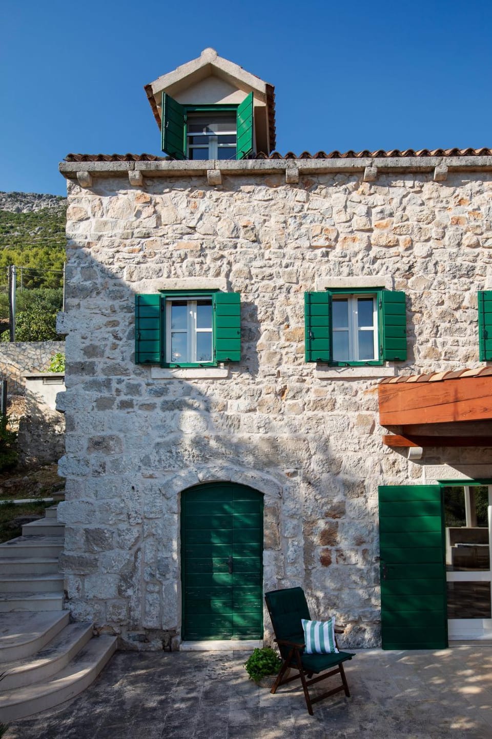 Property building, Facade/entrance