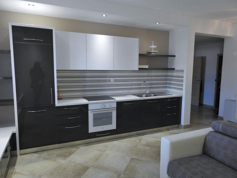 Kitchen or kitchenette, stove