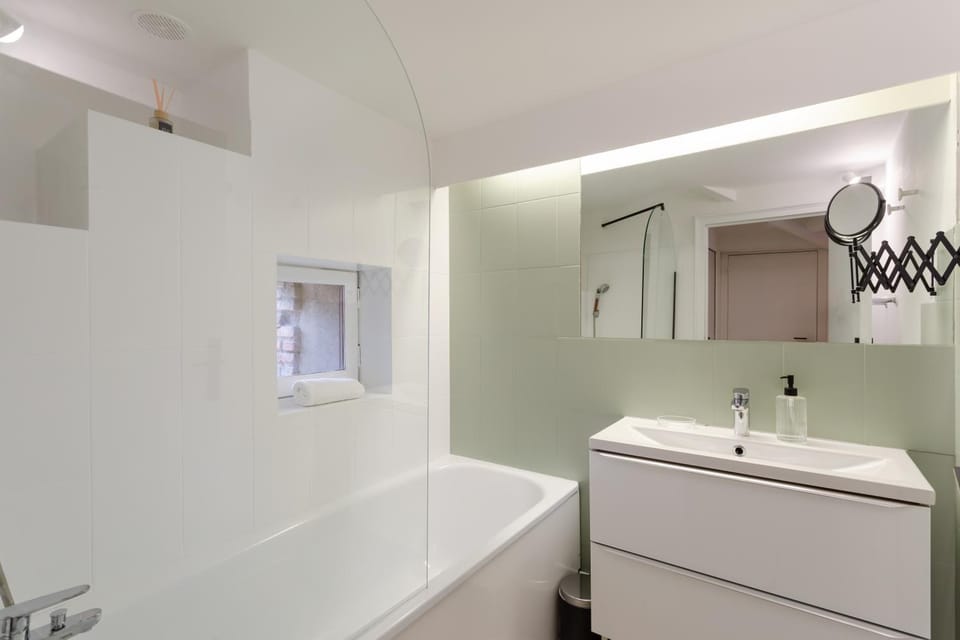Bathroom, Bath