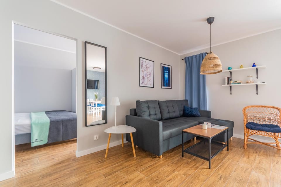 Bed, Living room, Photo of the whole room, Seating area, pet friendly