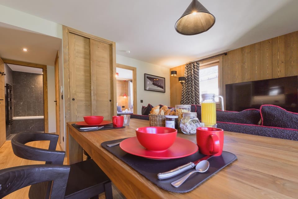 TV and multimedia, Living room, Dining area