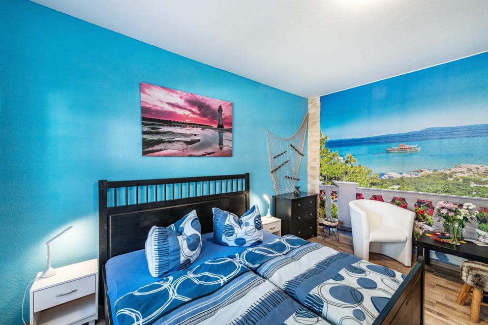 Living room, Bedroom
