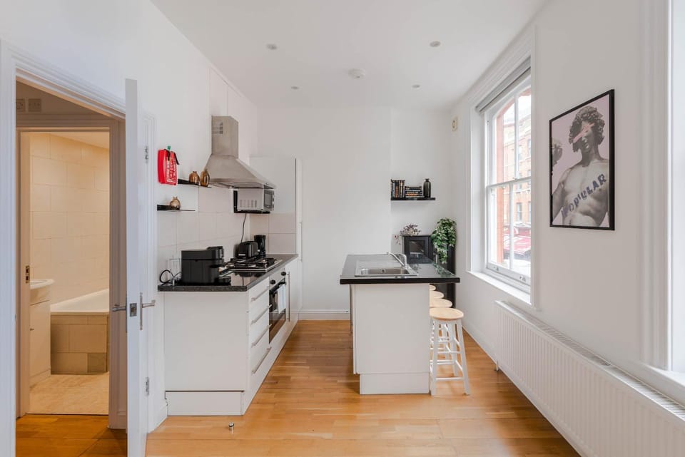 Central 1-bed Flat - by Oxford Circus - Sleeps 4 Apartment in City of Westminster