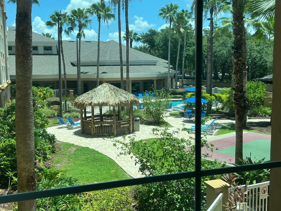 3 beds Disney FREE Shuttle PARKING No Resort Fee Apartment in Orlando