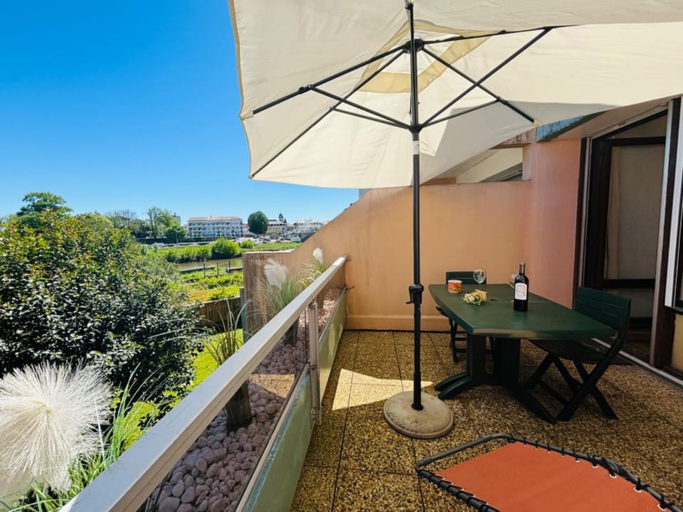 Balcony/Terrace, River view