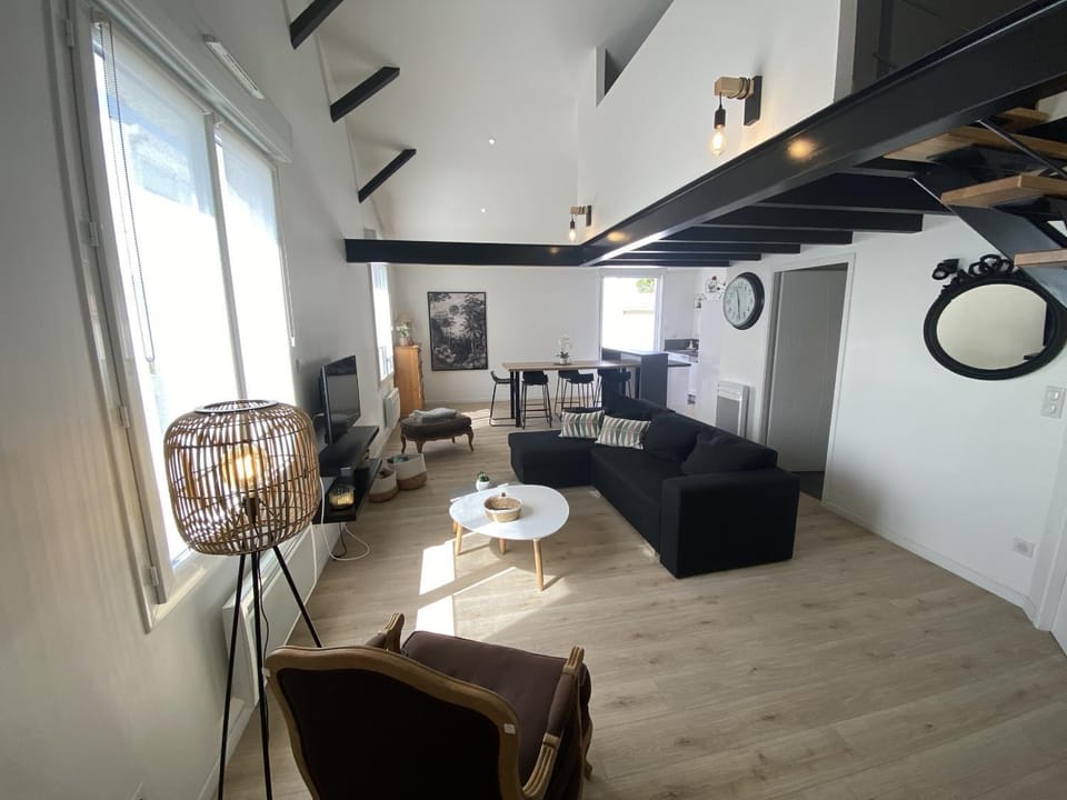 Communal lounge/ TV room, Living room
