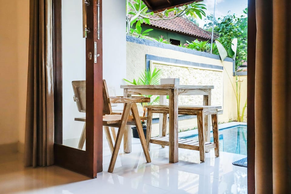 Patio, Day, View (from property/room), Balcony/Terrace, Dining area, Pool view, Swimming pool