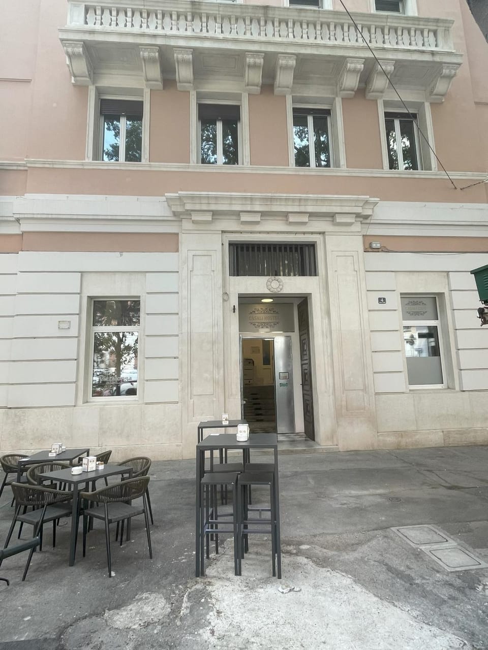 Facade/entrance