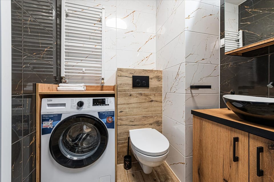 Toilet, Bathroom, washing machine