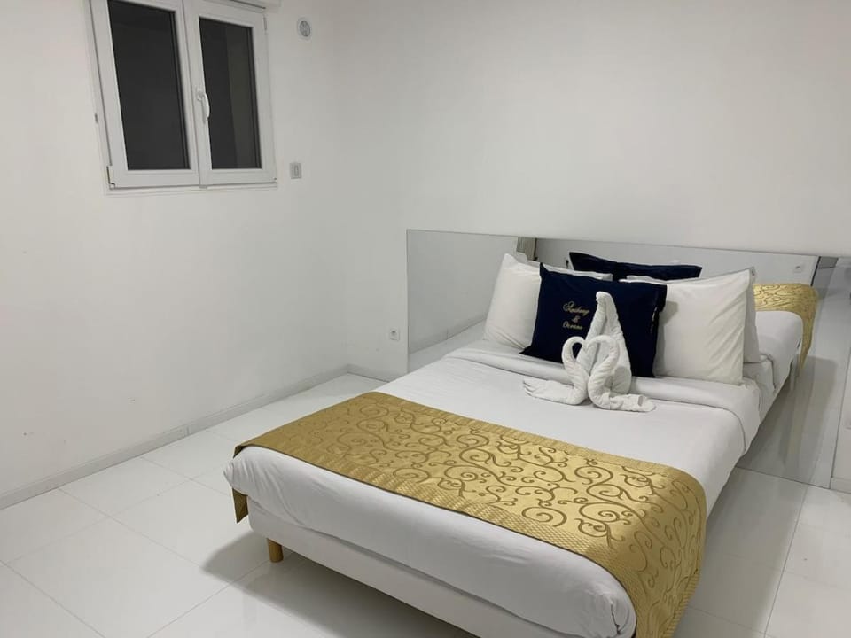 Subterranean Delight #DHG Apartment in Île-de-France