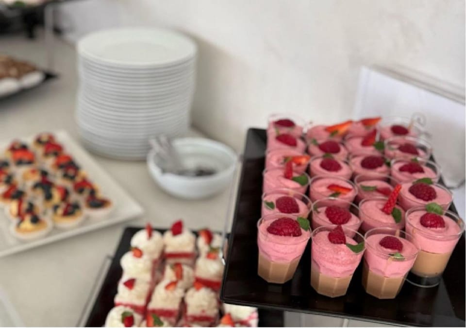 Restaurant/places to eat, Buffet breakfast