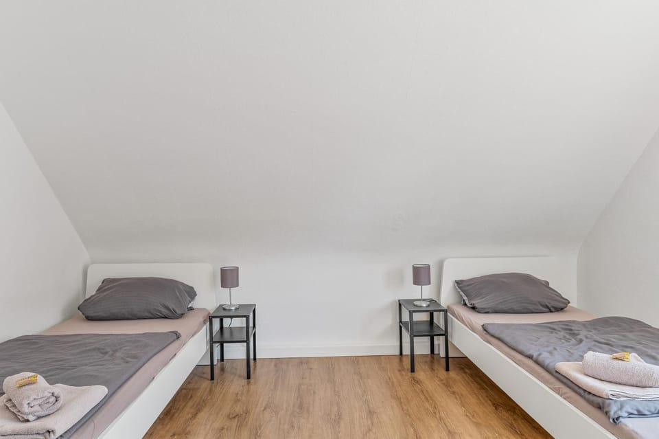 Worker Apartments Oberboihingen near Stuttgart, Autobahn A8, Parking, Wifi, Smart TV Apartment in Baden-Württemberg