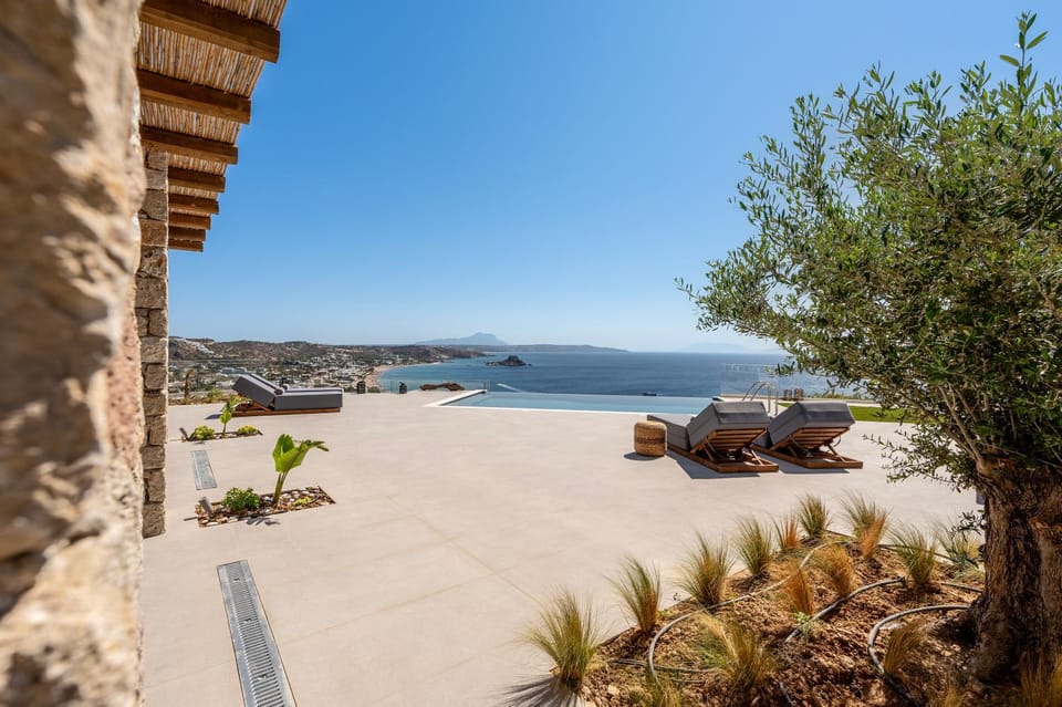 Mousonas Luxury Living Apartment in Kefalos