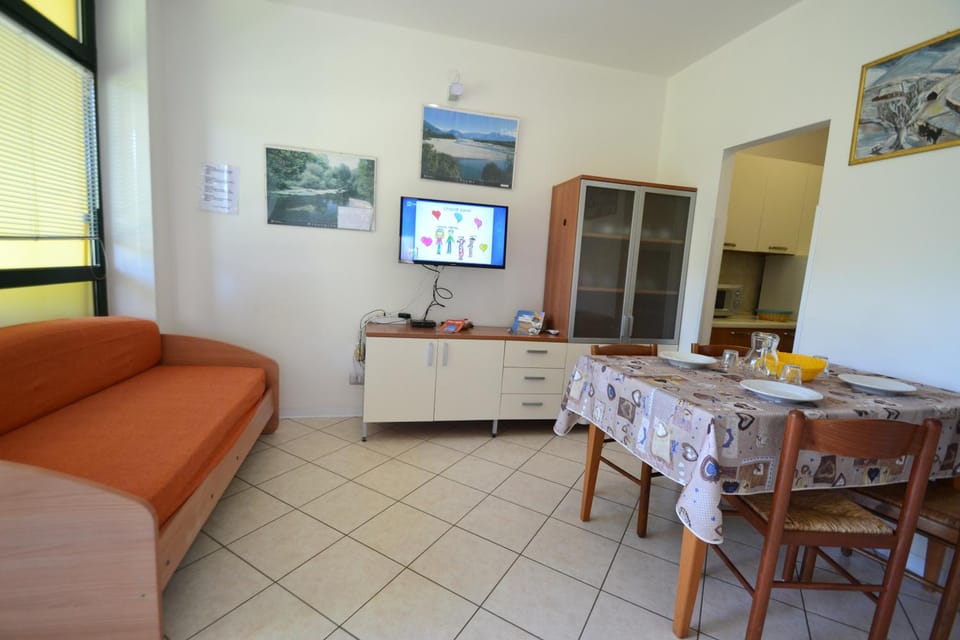 TV and multimedia, Kitchen or kitchenette, Dining area