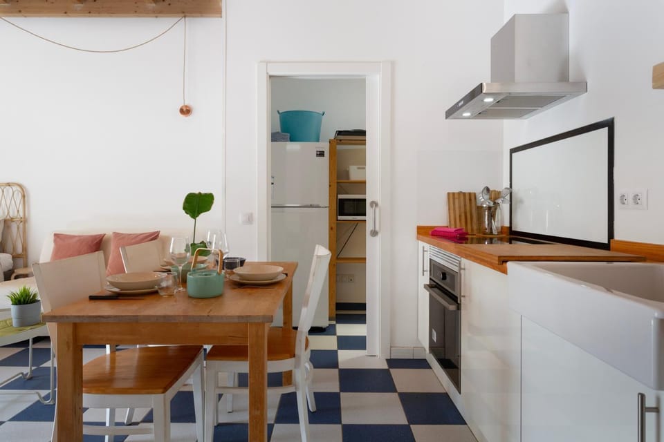Property building, Kitchen or kitchenette, Living room